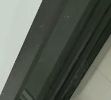 飘窗阳台窗户缝隙渗水 只打胶有用吗?
