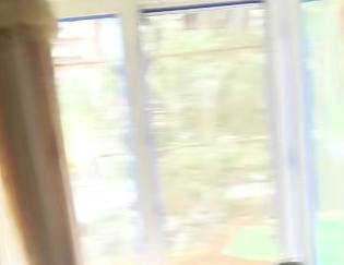 高层窗边反复渗水别乱修!墙体裂缝不是主因，排水坡度缺陷是关键