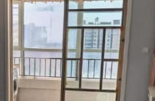 封闭阳台和露天阳台，防水工艺差一层：质保差一年不是没道理